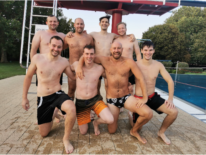 Handballer aus Steinsfurt gewinnen erstmals Wasserball-Gerümpelturnier